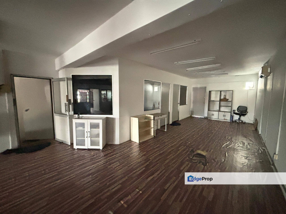1st Floor Renovated Office Ipoh Garden East South Bercham Tambun Timur, Perak, Ipoh