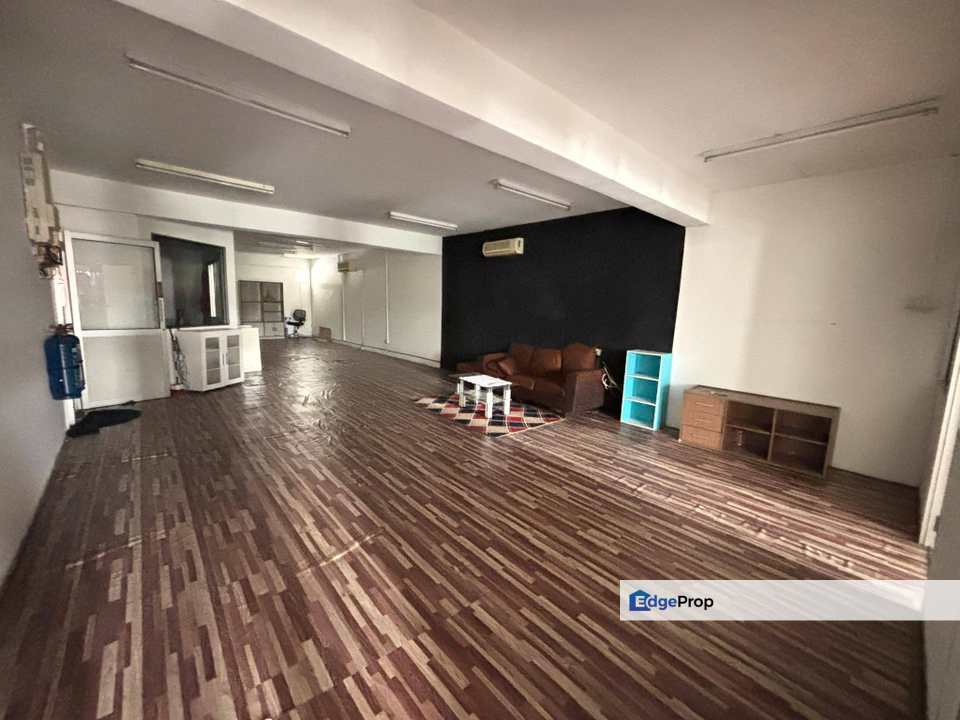 1st Floor Renovated Office Ipoh Garden East South Bercham Tambun Timur, Perak, Ipoh