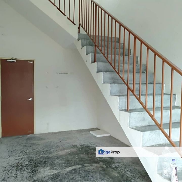 2 Unit Side by Side Cheap Sale 1.5 Sty Semi D Factory in Klebang Bista, Perak, Ipoh