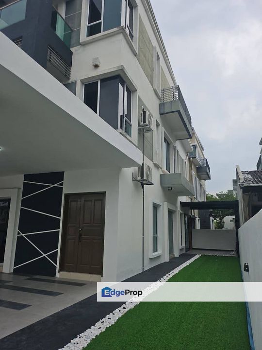 New Fully Furnish Easy Parking  Gate Guard Bercham Ridgewood 3 Storey, Perak, Ipoh