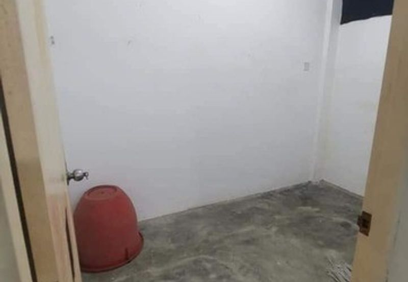 Panorama Lapangan Perdana Flat