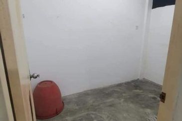 Panorama Lapangan Perdana Flat