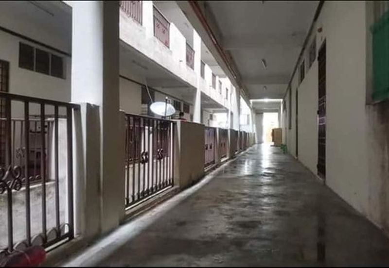 Panorama Lapangan Perdana Flat