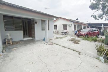 Intermediate Corner Full Loan Pengkalan Taman Pinji Mewah Indah Pegoh Station 18