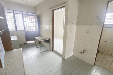 Intermediate Corner Full Loan Pengkalan Taman Pinji Mewah Indah Pegoh Station 18