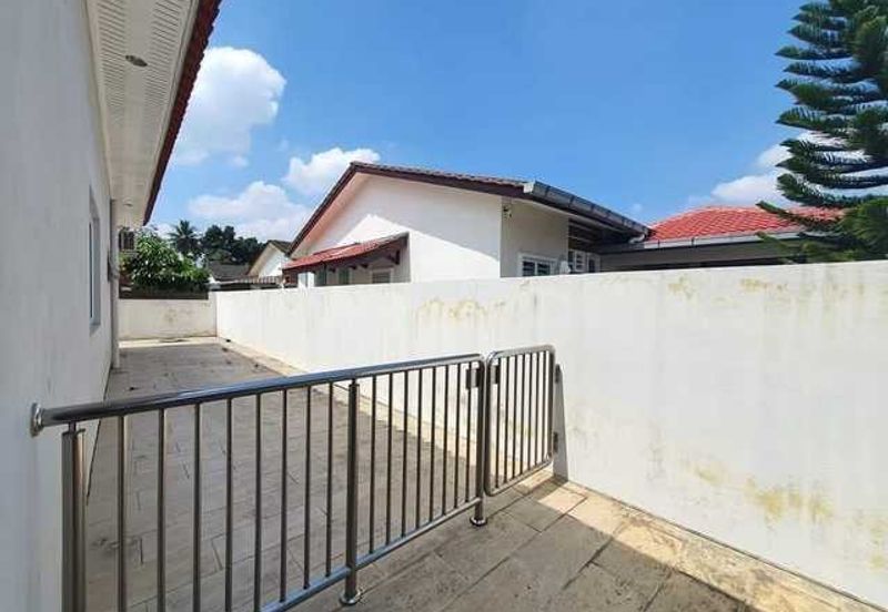 Guarded Taman Golf Gunung Rapat Tigerlane Ipoh Town Song Choon Botani Panorama Lapangan Perdana