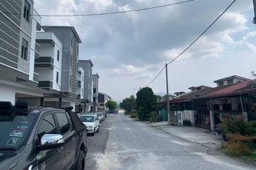 Walking Distance to Mcd Hot Area Jalan Kuala Kangsar KK Road Ipoh Town Tasek Lim Merdeka