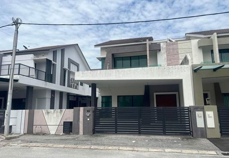 Brand New Freehold Easy Parking SPPK Lapangan Akasia Pengkalan Station 18