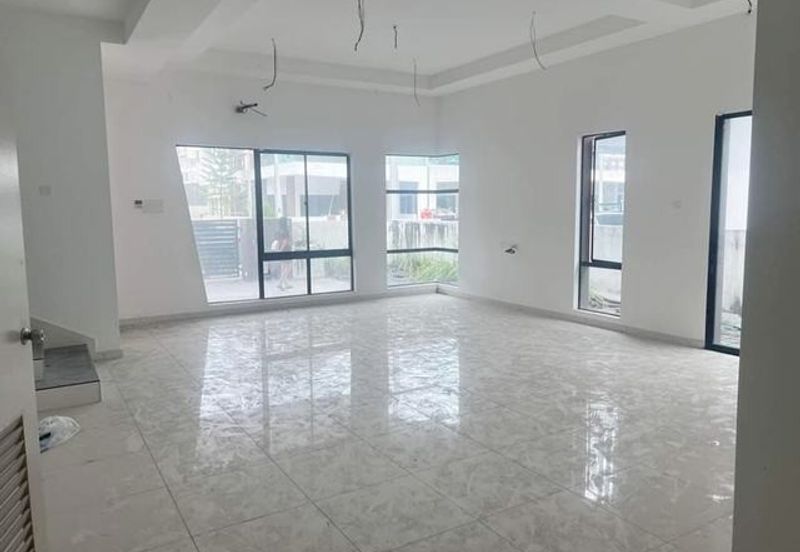 Brand New Freehold Easy Parking SPPK Lapangan Akasia Pengkalan Station 18