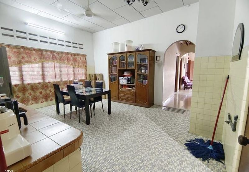 Bungalow House Hot Are Bercham Walk to Econsave Tambun Pakatan Jaya Ipoh Garden East Tasek