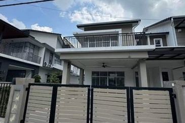 FREEHOLD Brand New Semi D Gate Guard Klebang Pine Park Bandar Seri Chemor Meru