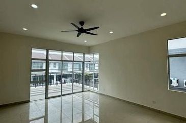 FREEHOLD Brand New Semi D Gate Guard Klebang Pine Park Bandar Seri Chemor Meru