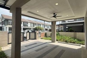 FREEHOLD Brand New Semi D Gate Guard Klebang Pine Park Bandar Seri Chemor Meru