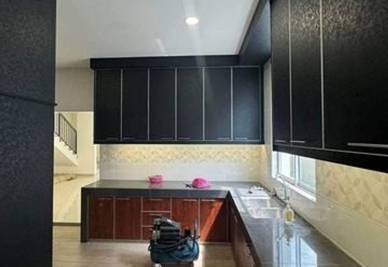 FREEHOLD Brand New Semi D Gate Guard Klebang Pine Park Bandar Seri Chemor Meru