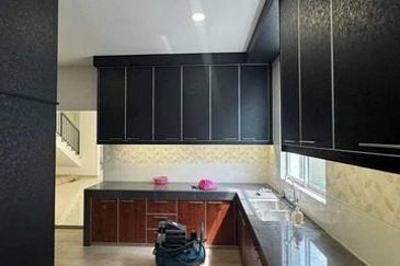 FREEHOLD Brand New Semi D Gate Guard Klebang Pine Park Bandar Seri Chemor Meru