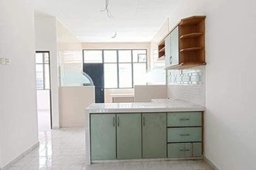 30x70 Intermediate Corner Lahat Pinji Mewah Pengkalan Station 18 Desa Pelacongan Perdana