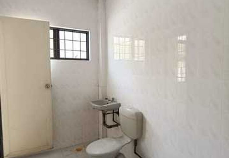 30x70 Intermediate Corner Lahat Pinji Mewah Pengkalan Station 18 Desa Pelacongan Perdana