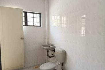 30x70 Intermediate Corner Lahat Pinji Mewah Pengkalan Station 18 Desa Pelacongan Perdana