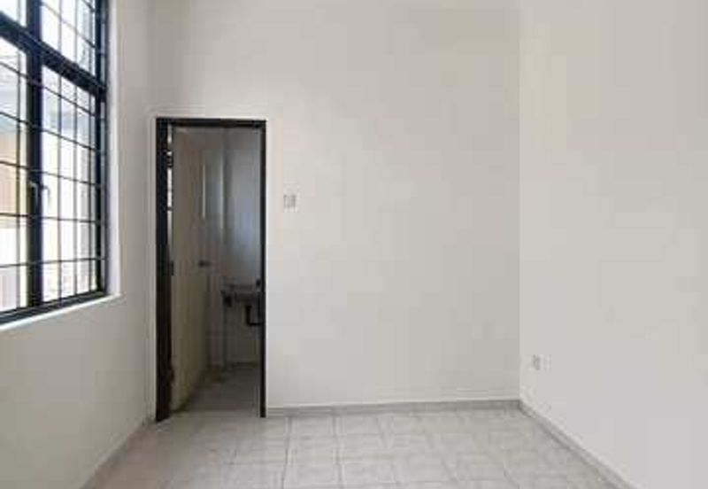 30x70 Intermediate Corner Lahat Pinji Mewah Pengkalan Station 18 Desa Pelacongan Perdana