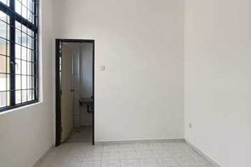 30x70 Intermediate Corner Lahat Pinji Mewah Pengkalan Station 18 Desa Pelacongan Perdana