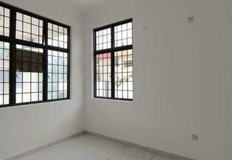 30x70 Intermediate Corner Lahat Pinji Mewah Pengkalan Station 18 Desa Pelacongan Perdana