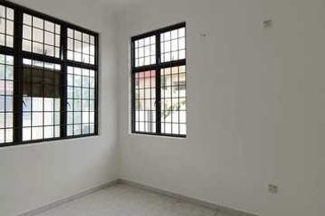 30x70 Intermediate Corner Lahat Pinji Mewah Pengkalan Station 18 Desa Pelacongan Perdana