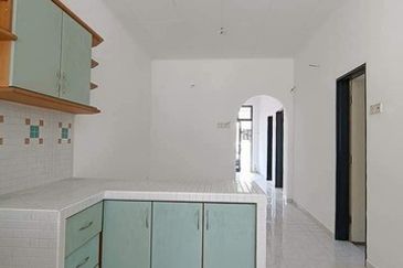 30x70 Intermediate Corner Lahat Pinji Mewah Pengkalan Station 18 Desa Pelacongan Perdana