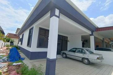 30x70 Intermediate Corner Lahat Pinji Mewah Pengkalan Station 18 Desa Pelacongan Perdana