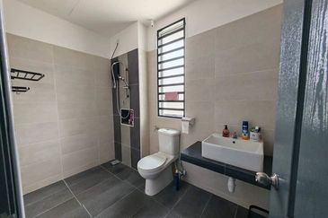 Cheap Gate Guard FREEHOLD Pine Park Bandar Baru Sri Klebang 22x75 Chemor Chepor Meru Ria