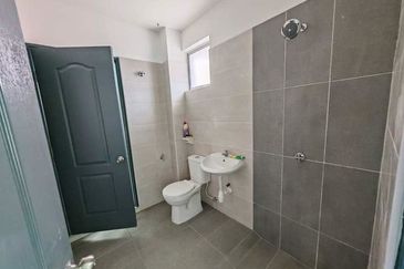 Cheap Gate Guard FREEHOLD Pine Park Bandar Baru Sri Klebang 22x75 Chemor Chepor Meru Ria