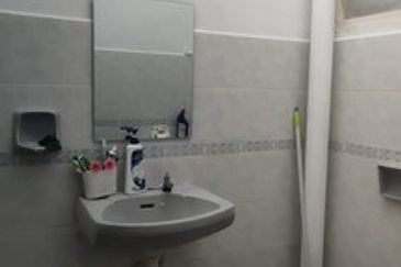 Fully Furnish 20x75 Move In Condition Gunung Rapat Song Choon Botani Strawberry Park Wira Jaya 