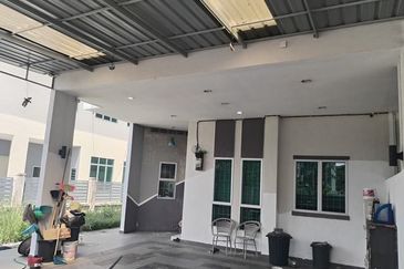 Int.corner Gate Guard 34x80 Big Size Double Storey Renovated Lahat Mines Mosey Hill Menglembu