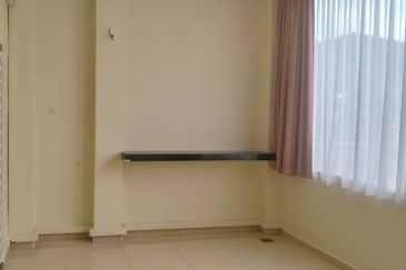 Move In Condition Renovated Gate Guard Lahat Mines Falim Ipoh Town Clearwater Lake Hillpark