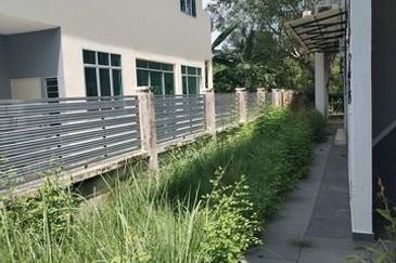 Int.corner Gate Guard 34x80 Big Size Double Storey Renovated Lahat Mines Mosey Hill Menglembu