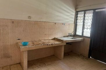 Cheap Sale Full Loan Buntong Taman Keledang Emas Silibin First Garden Rishah