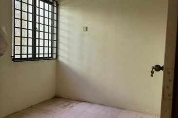 Cheap Sale Full Loan Buntong Taman Keledang Emas Silibin First Garden Rishah