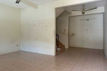 Cheap Sale Full Loan Buntong Taman Keledang Emas Silibin First Garden Rishah