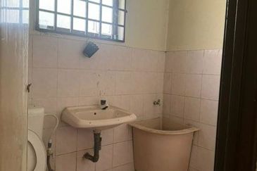 Cheap Sale Full Loan Buntong Taman Keledang Emas Silibin First Garden Rishah