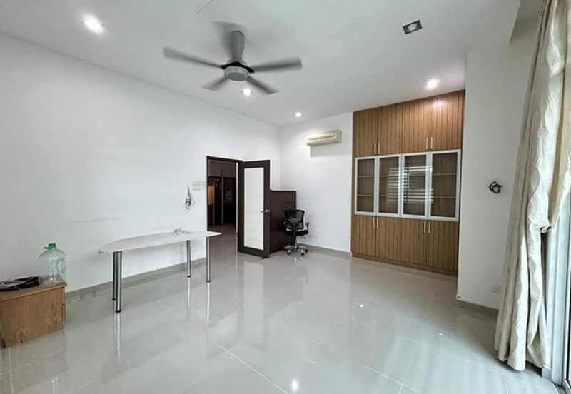 FREEHOLD Partly Furnish Semi D Gate Guard Tasek Square Klebang Meru Tasek Chepor Chemor