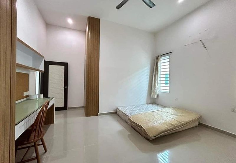 FREEHOLD Partly Furnish Semi D Gate Guard Tasek Square Klebang Meru Tasek Chepor Chemor