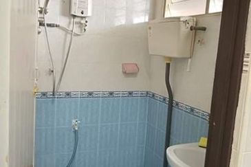 Fully Renovated Menglembu Taman Berlian Single Storey Impiana Adril Wang Lahat Merah 