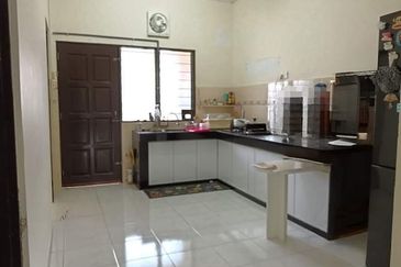 Fully Renovated Menglembu Taman Berlian Single Storey Impiana Adril Wang Lahat Merah 