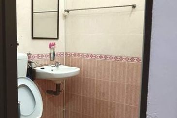 Fully Renovated Menglembu Taman Berlian Single Storey Impiana Adril Wang Lahat Merah 