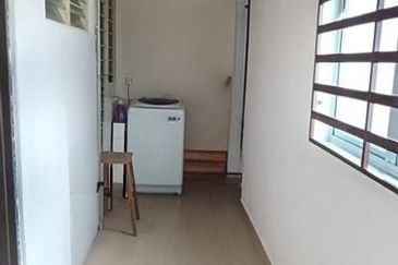 Fully Renovated Menglembu Taman Berlian Single Storey Impiana Adril Wang Lahat Merah 