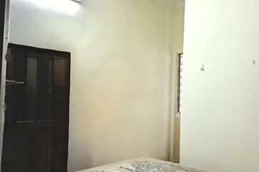 Fully Renovated Menglembu Taman Berlian Single Storey Impiana Adril Wang Lahat Merah 