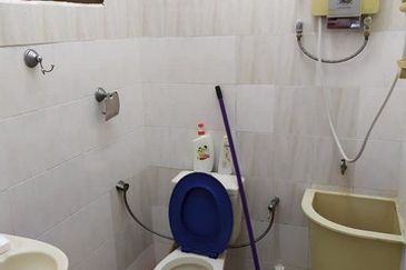 Fully Renovated Double Storey Falim Taman Mas Buntong Silibin Rishah Keledang Emas Jelapang Menglembu