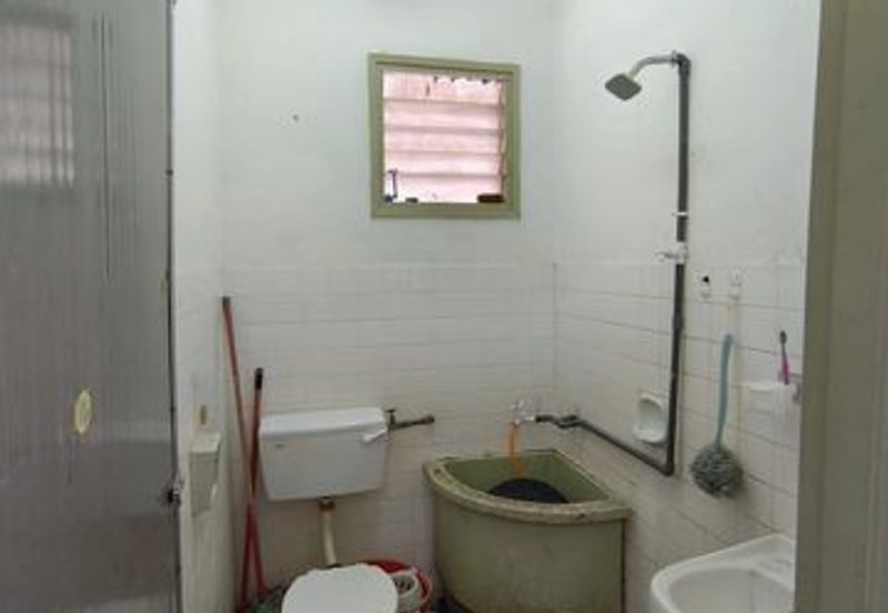 Cheap Sale Hot Area  3rd Floor Ipoh Garden East Flat Bercham Pakatan Jaya