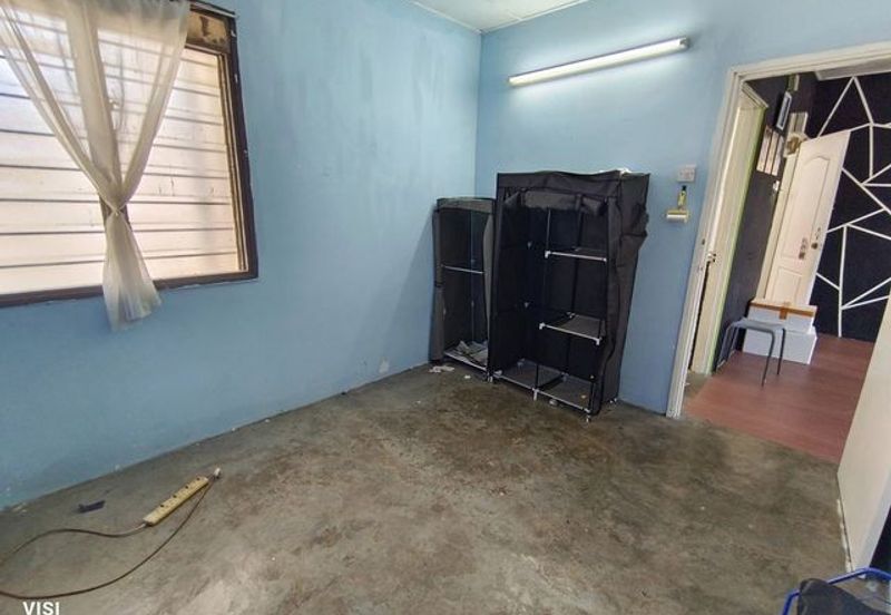 Cheap Sale Hot Area  3rd Floor Ipoh Garden East Flat Bercham Pakatan Jaya