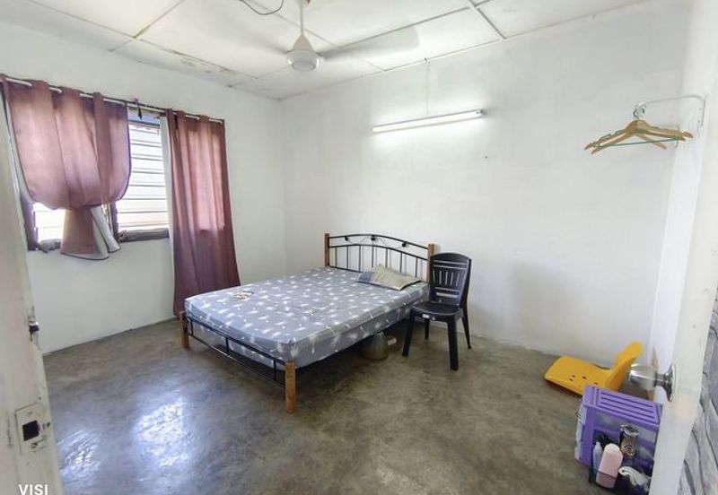 Cheap Sale Hot Area  3rd Floor Ipoh Garden East Flat Bercham Pakatan Jaya
