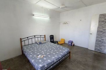 Cheap Sale Hot Area  3rd Floor Ipoh Garden East Flat Bercham Pakatan Jaya